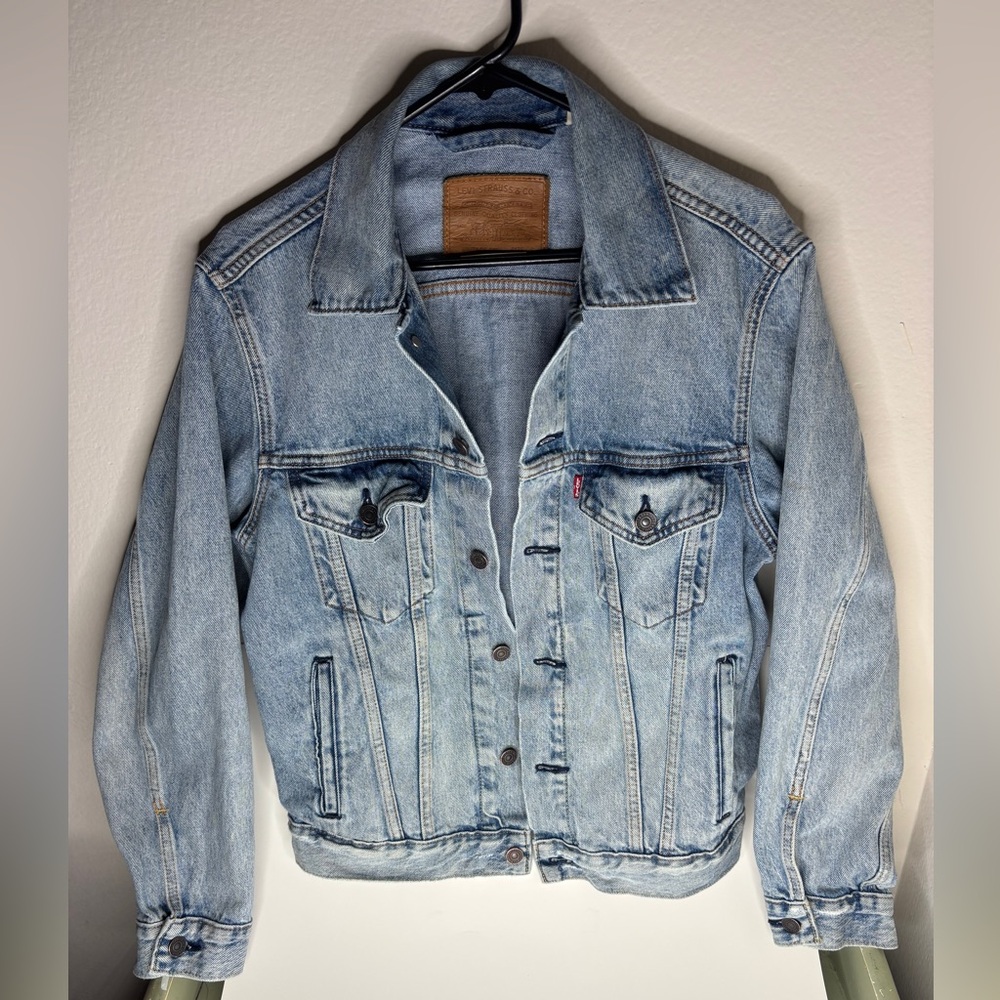 Levis Mens Washed Faded Denim Trucker Jacket Size Small Light Blue